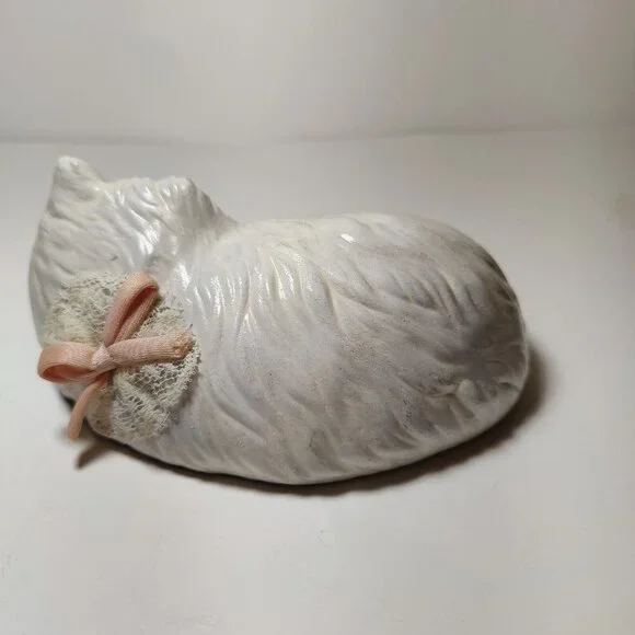 Vtg Light Gray Persian Sleeping Kitten W/Peach Bow On Back Hand-Painted - Picture 3 of 5